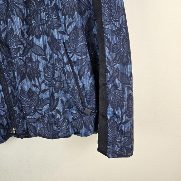 Athleta Jacket Sightseer Lace Ethereal Bloom Cottage Size M Blue Lightweight - Picture 3 of 8
